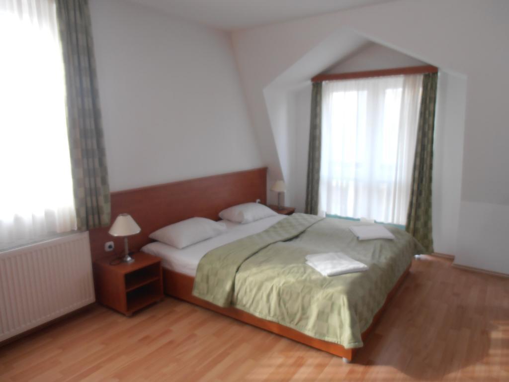 Hotel Kristaly Hajdúszoboszló Rum bild