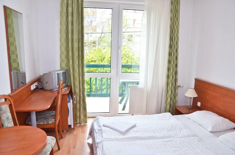 Hotel Kristaly Hajdúszoboszló Exteriör bild
