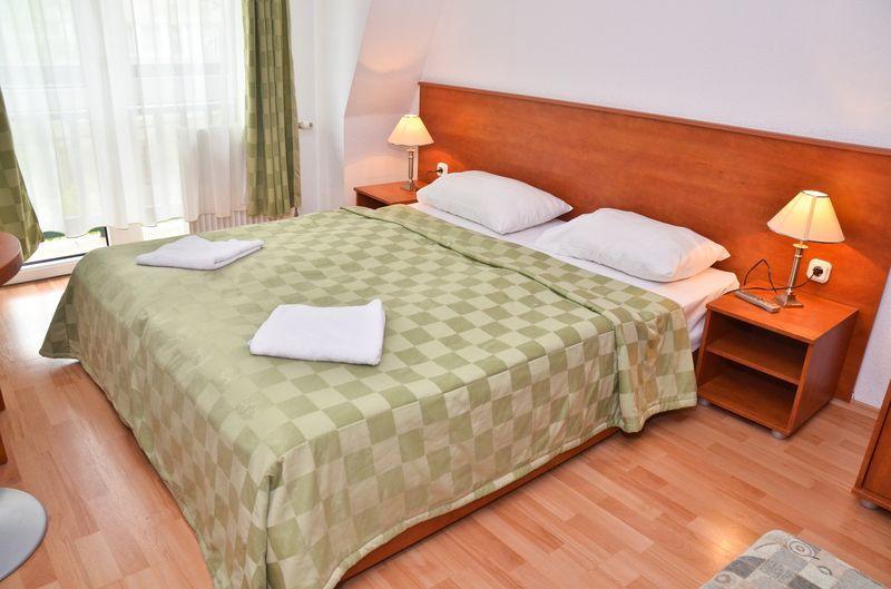 Hotel Kristaly Hajdúszoboszló Exteriör bild
