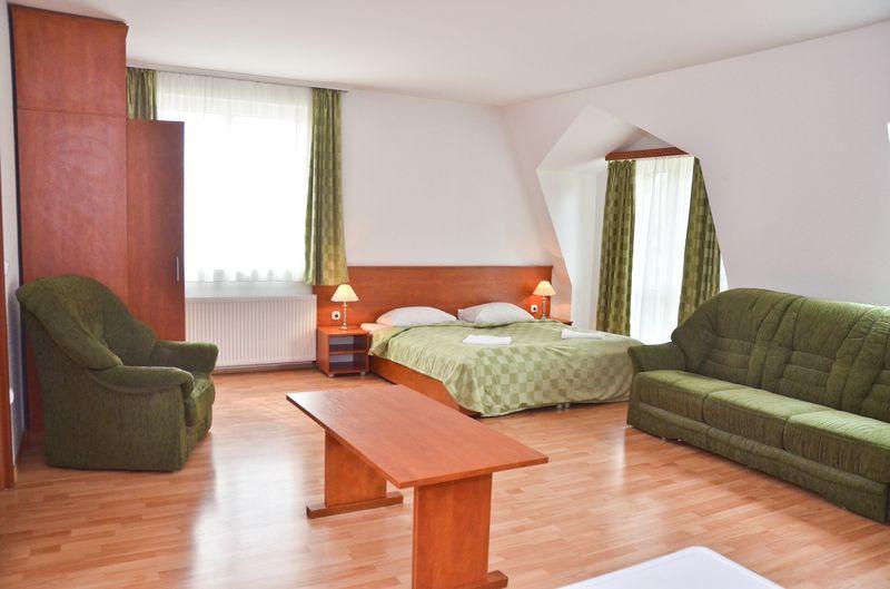 Hotel Kristaly Hajdúszoboszló Exteriör bild